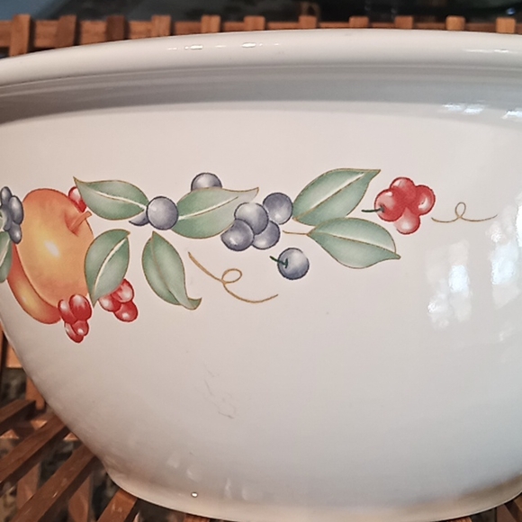 CORELLE Coordinates Vintage 1980's Abundance Pattern Stoneware. 3 qt - 2.85 L. - Picture 4 of 14